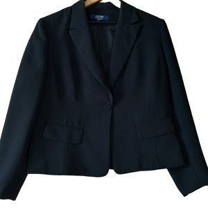 JONES WEAR Essentials Black blazer size  10 single botton closure